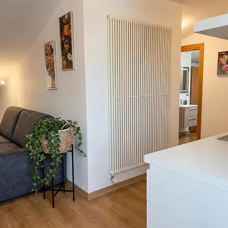 Holiday home Residenze Planet - Mansarda Terzo Piano - Premium *